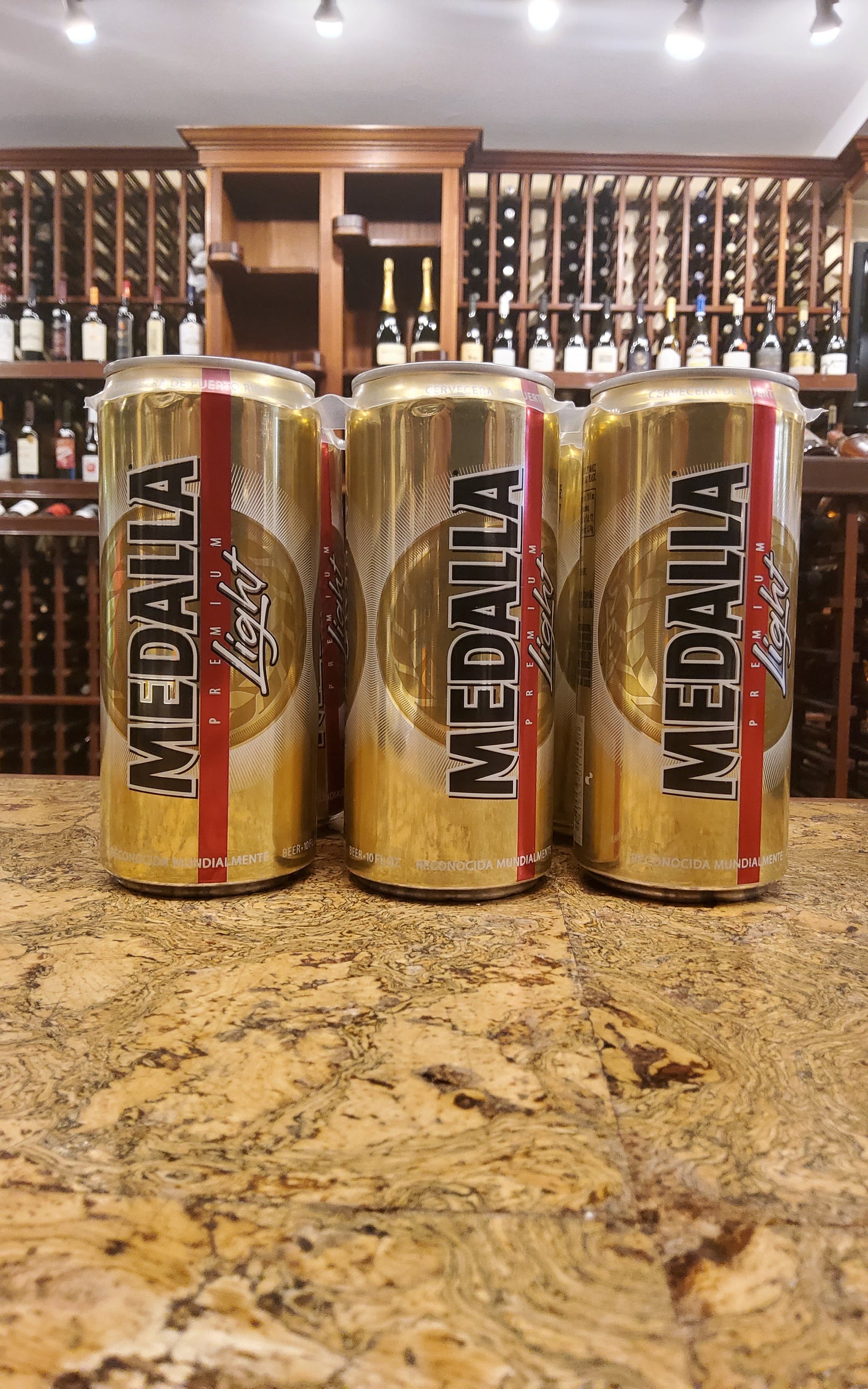 Medalla Light 6pk